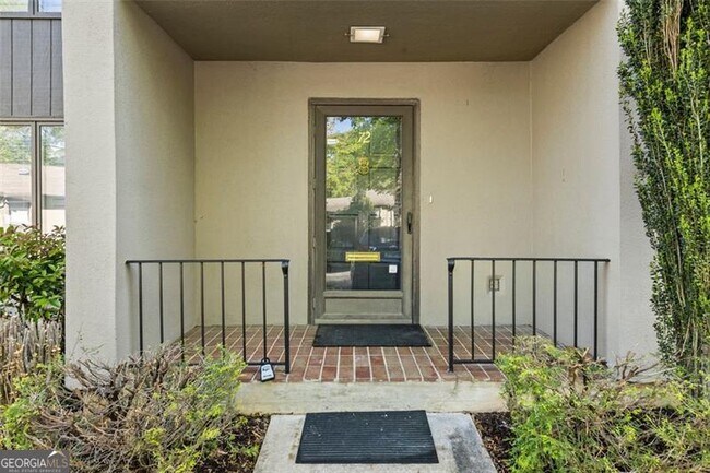 Foto del edificio - 72 Ivy Pkwy NE