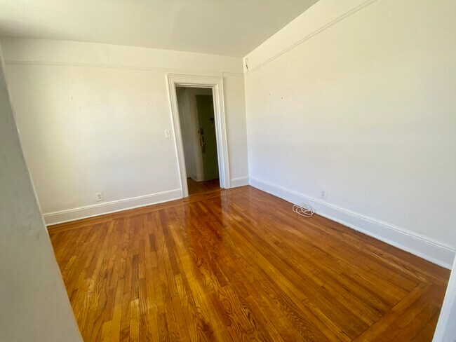Building Photo - 31-14 35th St