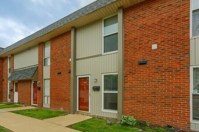 Foto del edificio - UPDATED 2 BEDROOM CONDO - Heart of Moon To...