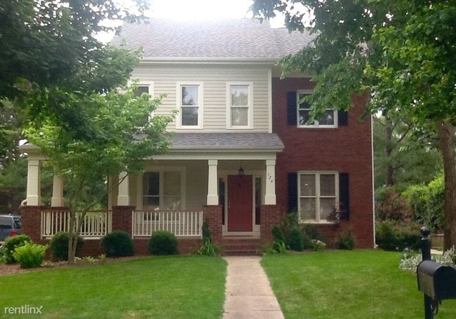 Building Photo - 124 Lynbrook Dr