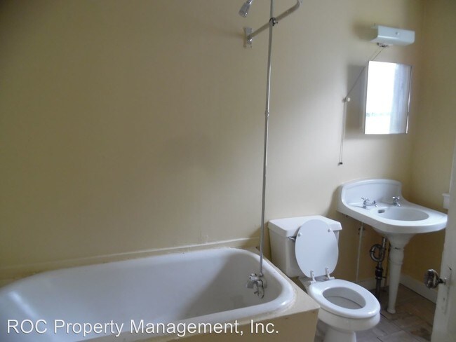 Foto del edificio - 1 br, 1 bath Apartment - 77 Chili Avenue