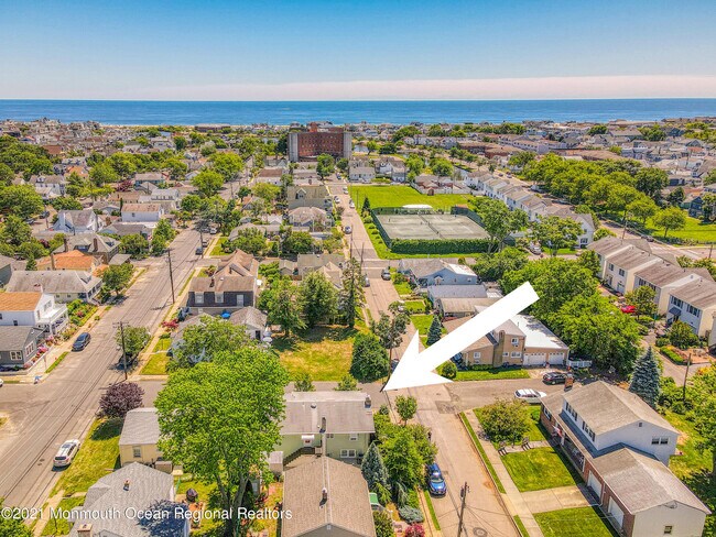 Foto del edificio - 180 Whitefield Ave