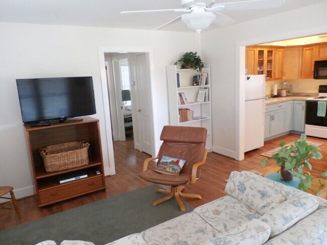 Foto del edificio - Charming 1 Bedroom Cottage