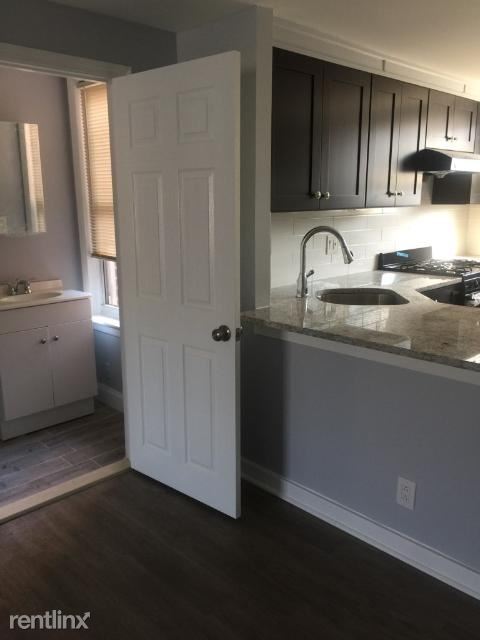 Building Photo - 3 br, 1.5 bath Townhome - 2025  Mckinley St