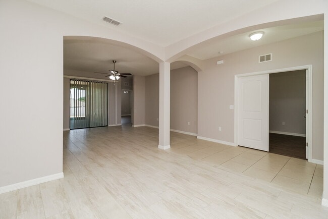 Building Photo - 4516 Manica Dr