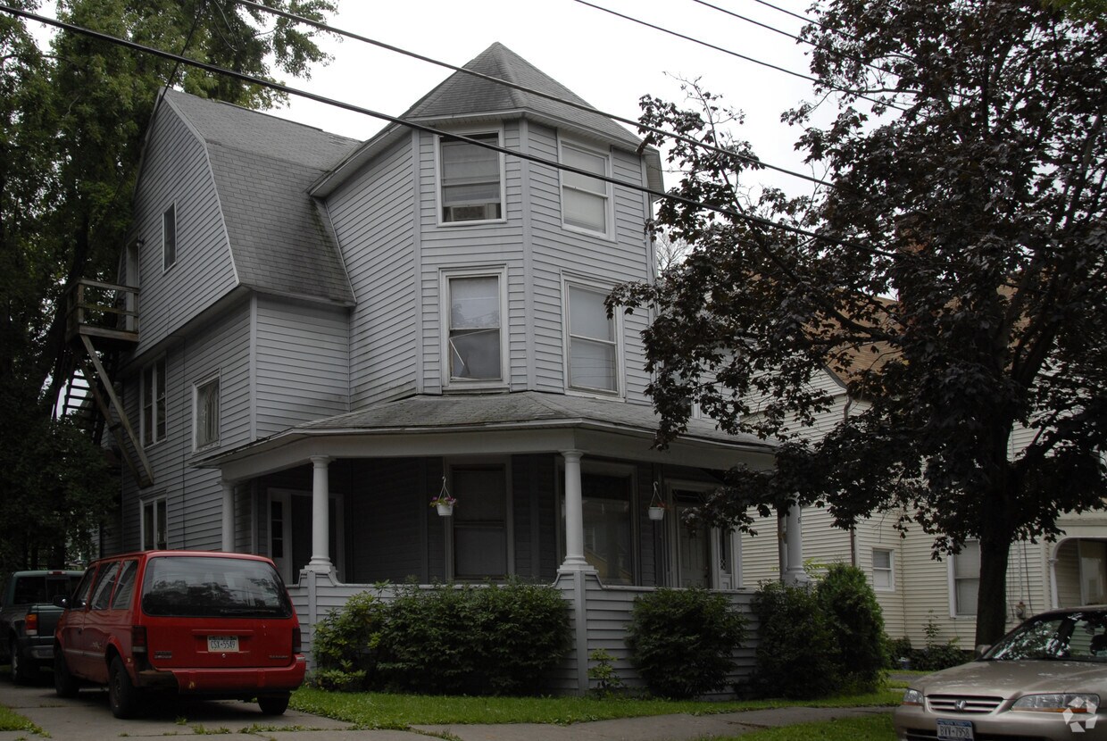Building Photo - 6-16 Crandall St