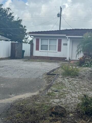 Foto del edificio - 13791 Oleander Ave
