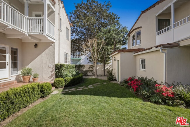 Building Photo - 1009 S Bedford St