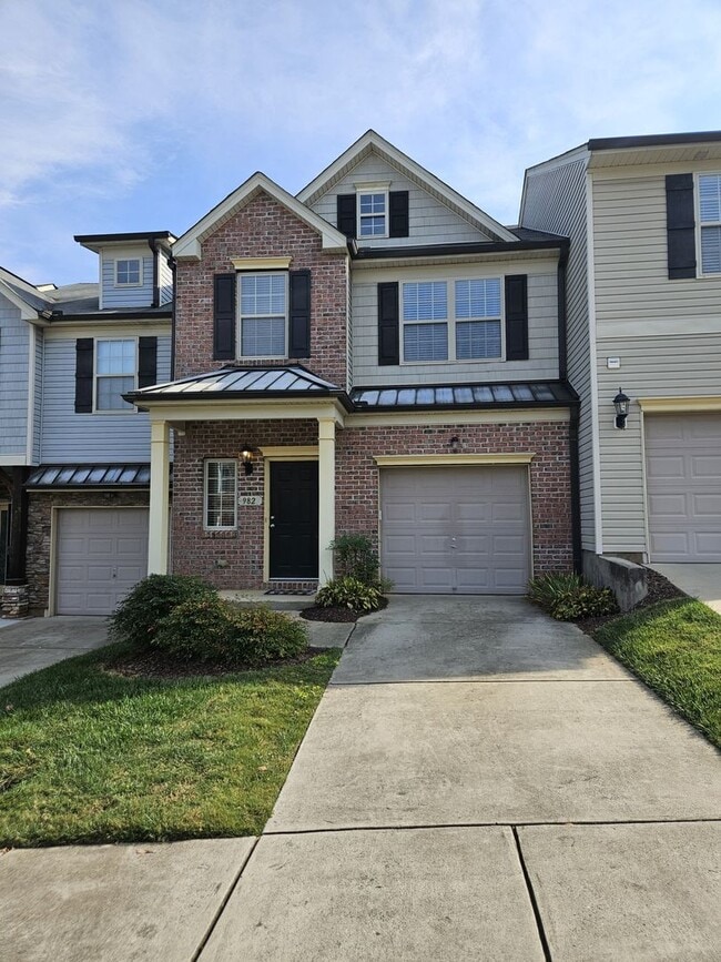 Building Photo - 982 Silver Leaf Dr