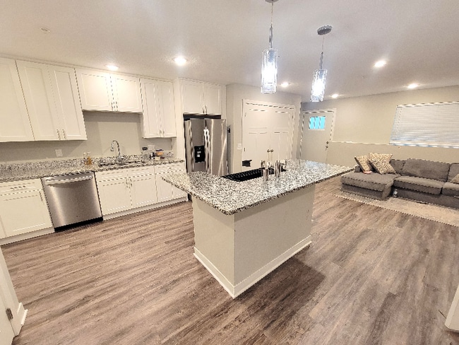 Building Photo - 2829 27th Ave S