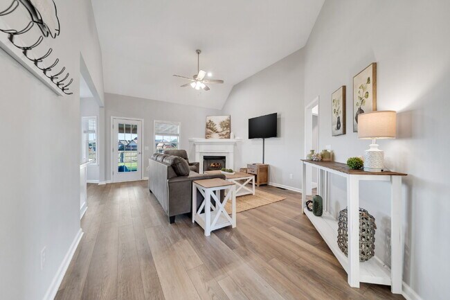 Foto del edificio - FULLY and Tastefully furnished 3 bedroom h...