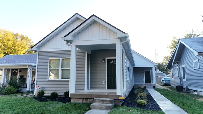 Photo - RnR Duplex SoBro House