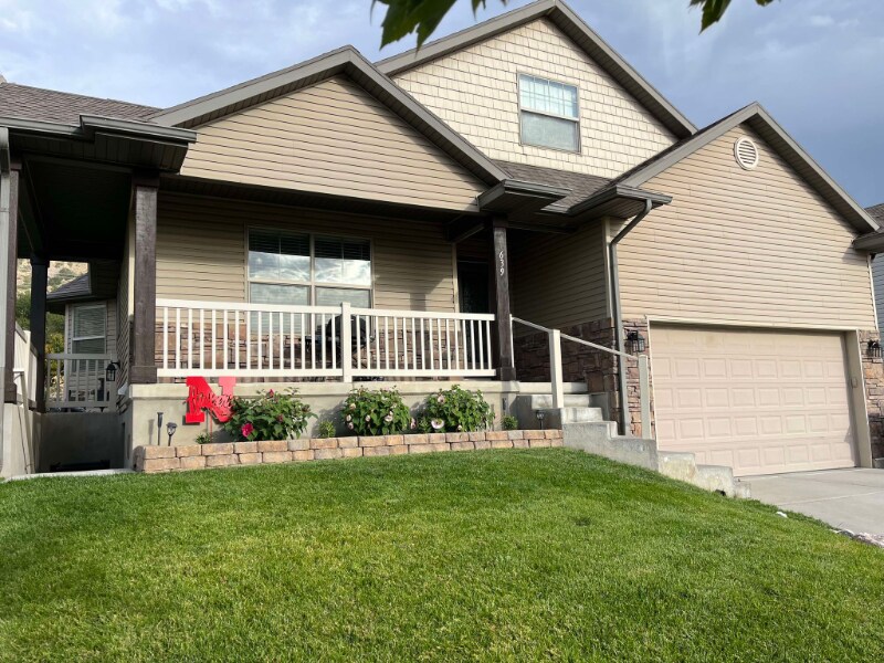 Foto principal - 639 S Appaloosa Cir