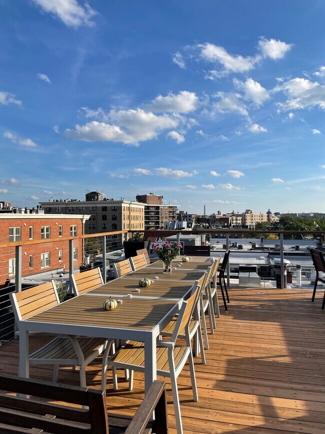 Foto del edificio - 1731 Willard St NW