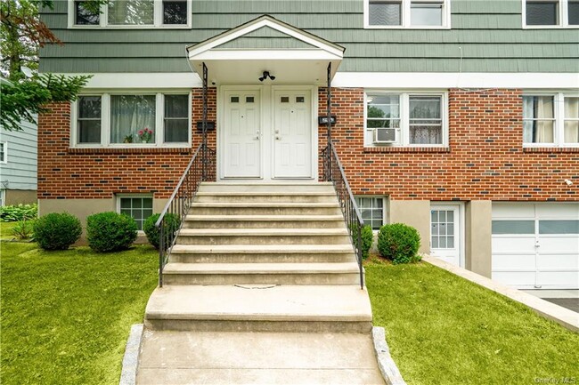 Building Photo - 29 Ridgeview Ave