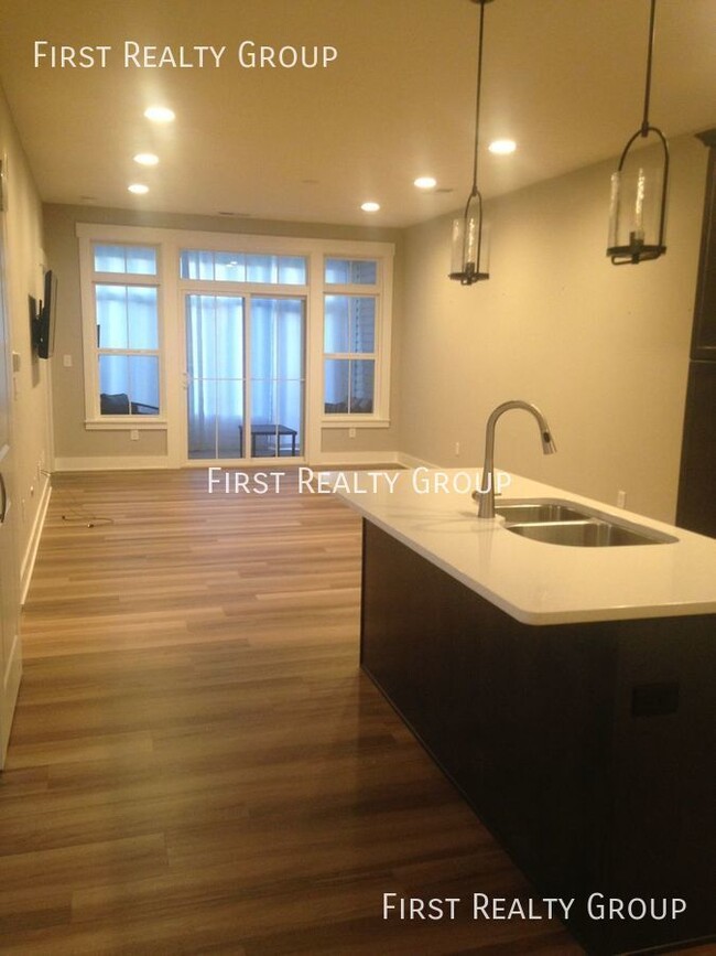 Building Photo - 4471 Cottage Park Dr