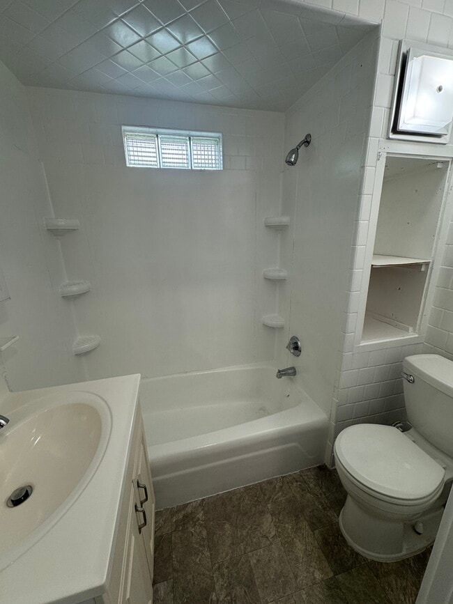 Building Photo - 49 Church St