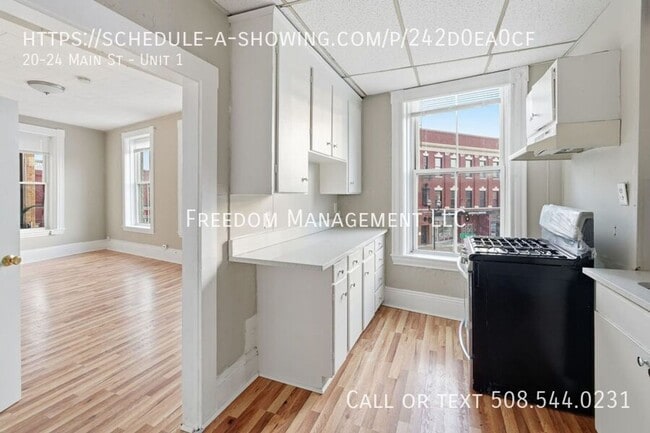 Building Photo - Studio Apartment in Hudson MA | 1 Bath | Easy Move-In