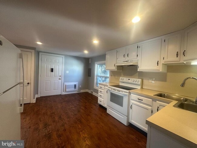 Building Photo - 410 North St