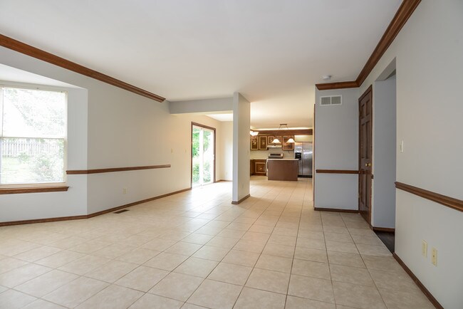 Building Photo - 1155 English Saddle Rd