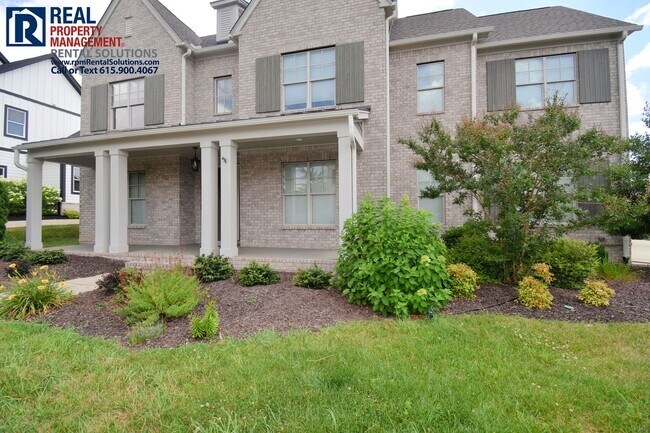 Building Photo - Gorgeous 5BD/4BA home in Franklin with 3-c...
