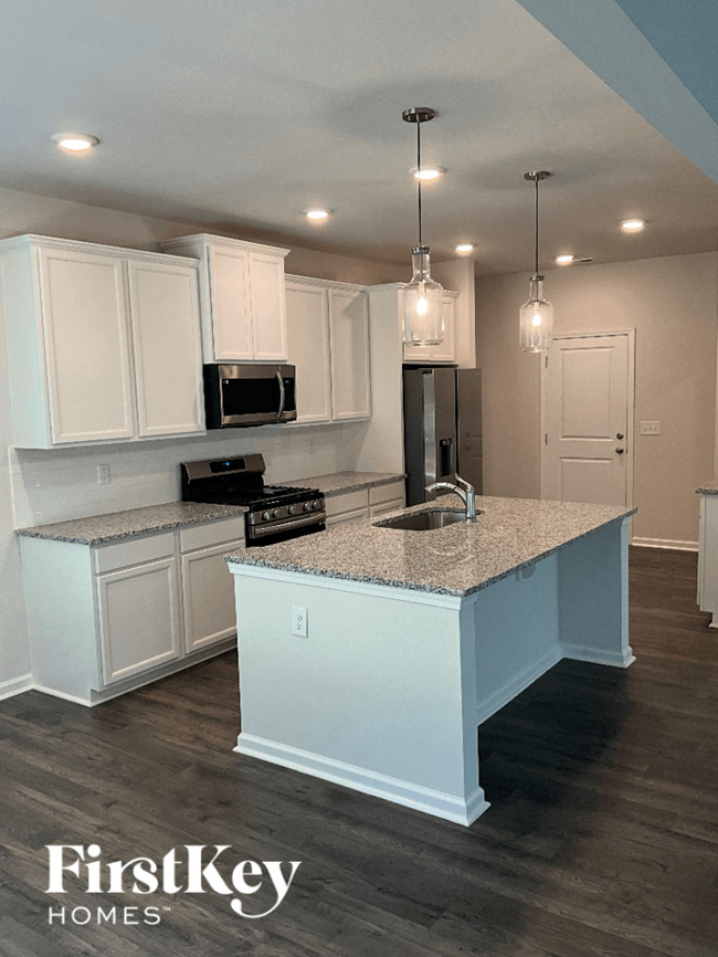 Building Photo - 1207 Mission Hill Ln
