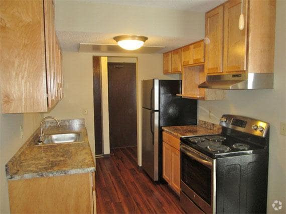 Kitchen - Shelard Village Apartments