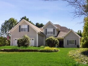 Building Photo - 150 Woodlake Dr