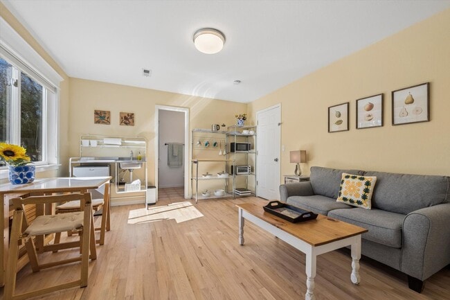 Building Photo - 2002 S Fork Dr