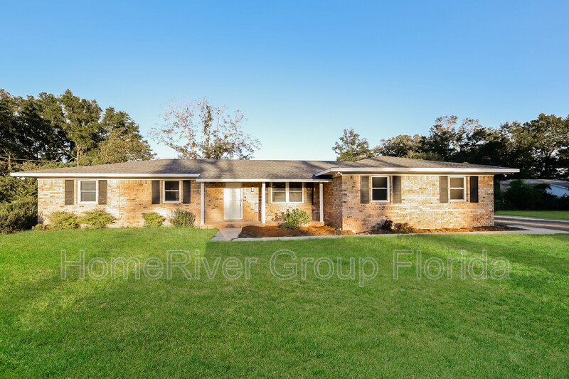 4532 Woodbine Rd, Milton, FL 32571 House Rental in Milton, FL