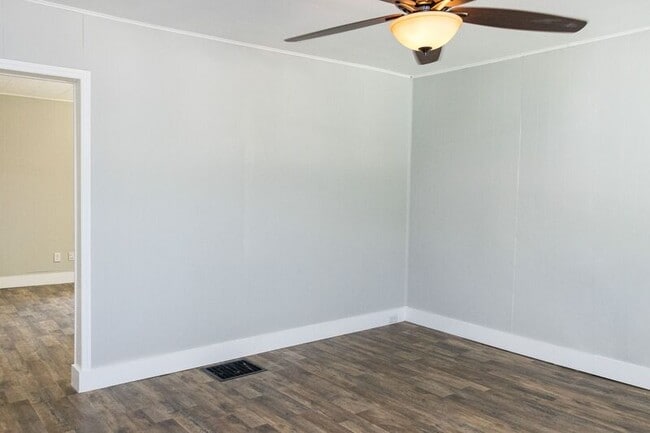 Foto del edificio - 4014 McCahill Rd