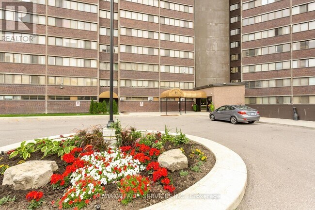 Building Photo - 11 Wincott Dr