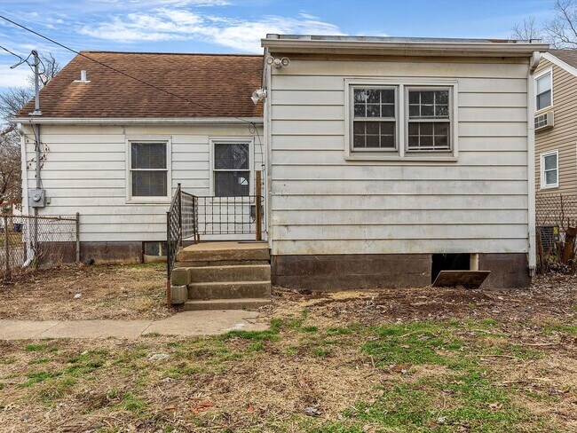 Building Photo - 1019 Liberty Rd