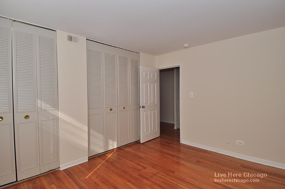Primary Photo - 450 W Wellington Ave