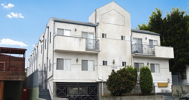 11834 AvonWay - Los Angeles CA | MATTHEWS - 11834 Avon Way
