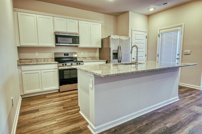 Building Photo - 3404 Feldspar Dr SW