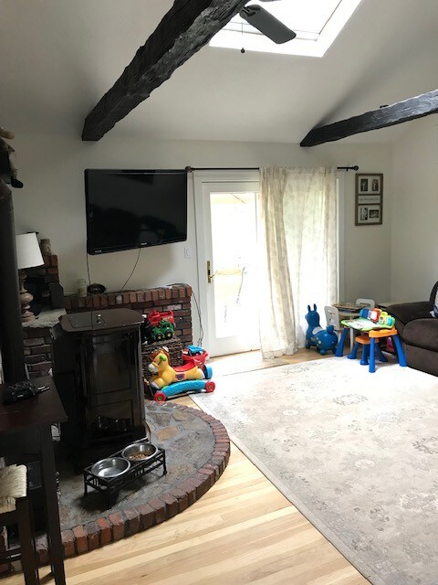 Foto del edificio - 89 Amesbury Rd