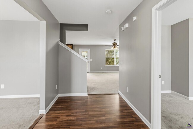 Foto del edificio - 100 Stoney Creek Dr