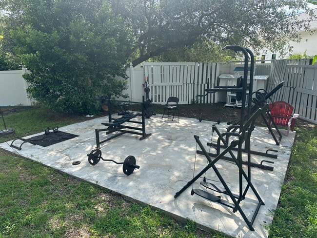 Photo - 8200 N St Peter Ave (Tampa, FL) House