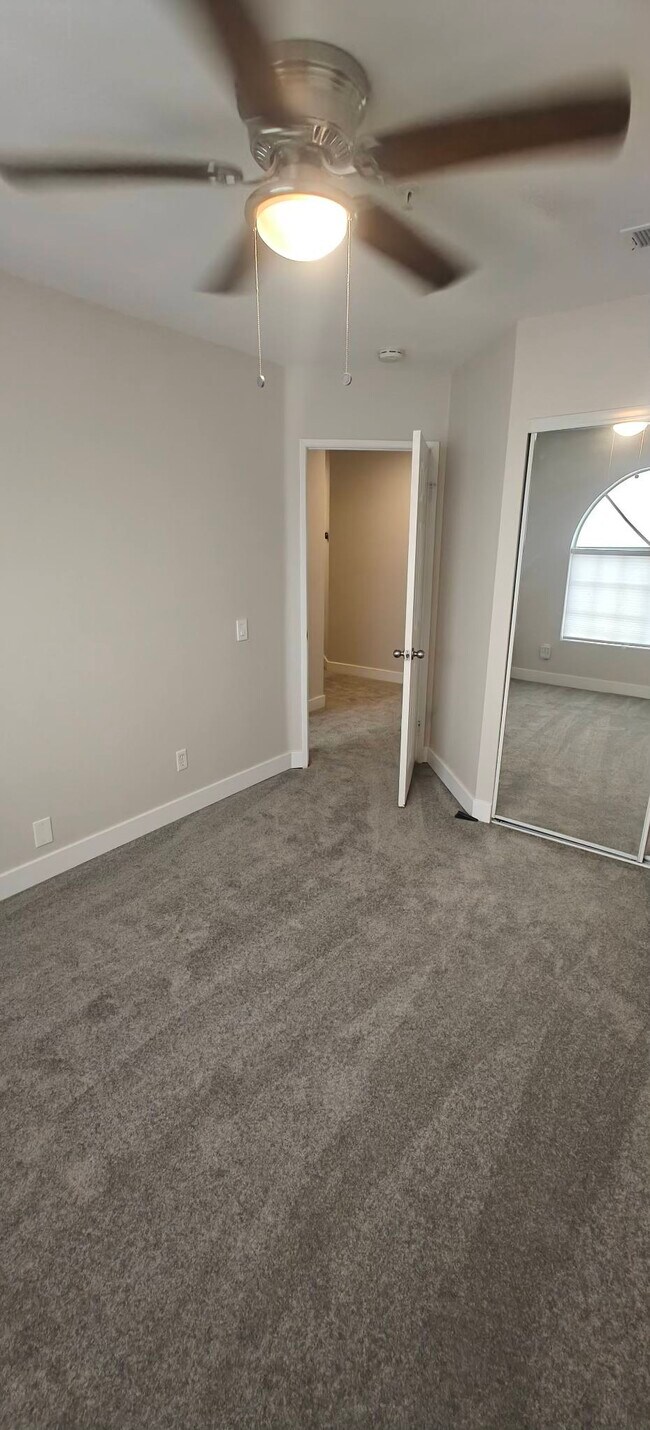 Building Photo - 2560 Bancroft Dr