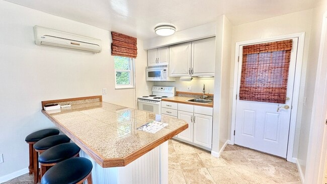 Foto del edificio - Darling Stand Alone & Detached Open Studio Layout Guest Home unit on Private Country Property in ...