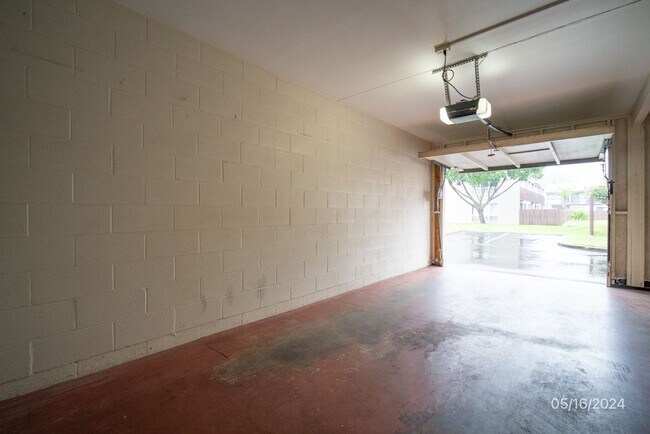 Building Photo - Fairway Village in Mililani