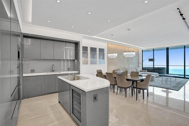 Foto del edificio - 18975 Collins Ave