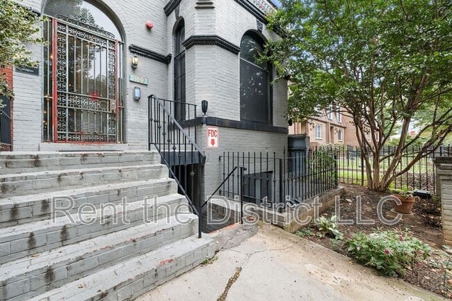 Building Photo - 1109 M St NW