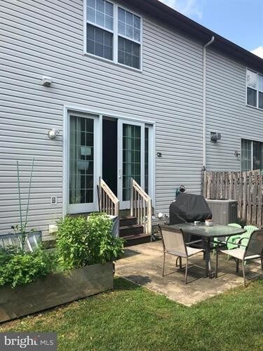 Building Photo - 1053 Chanticleer