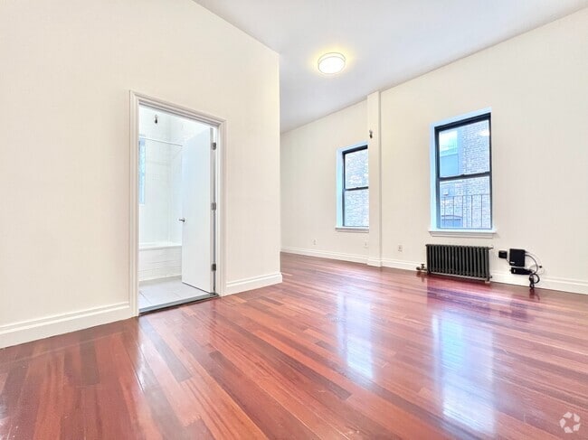 Building Photo - 611 W 137th St