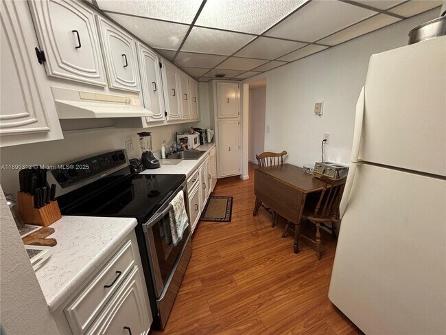 Building Photo - 6901 Environ Blvd