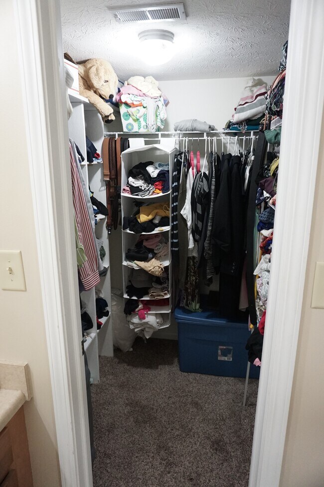 Walk in closet - Master Bath - 12760 Touchdown Dr