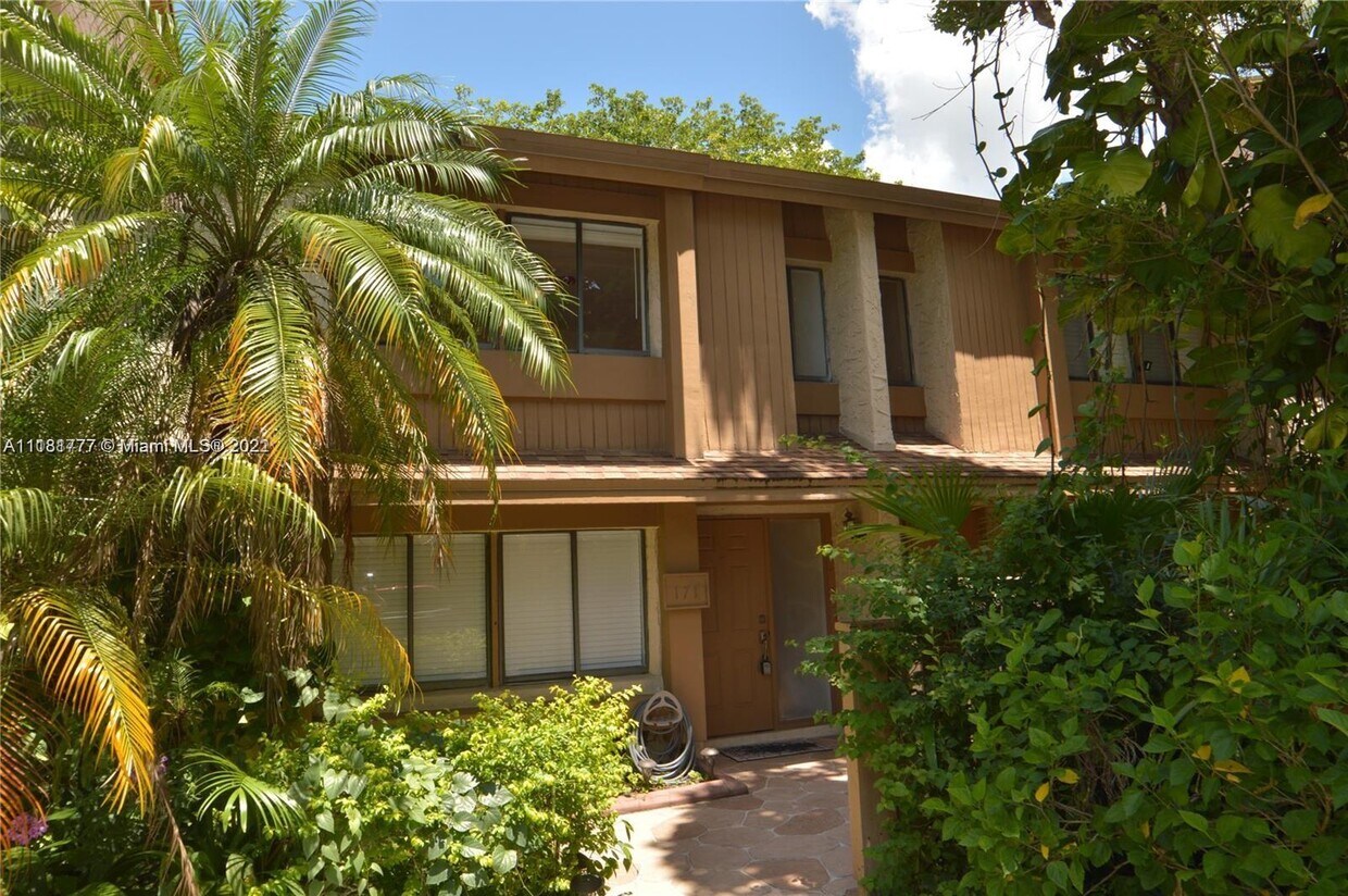 171 Wimbledon Lakes Dr, Plantation, FL 33324 Townhome Rentals in