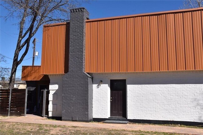 Building Photo - 4804 W Wind Trail